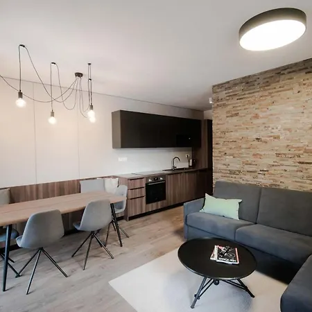 Lucnica Apartment *